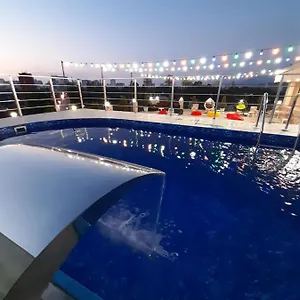 Wave باتومي